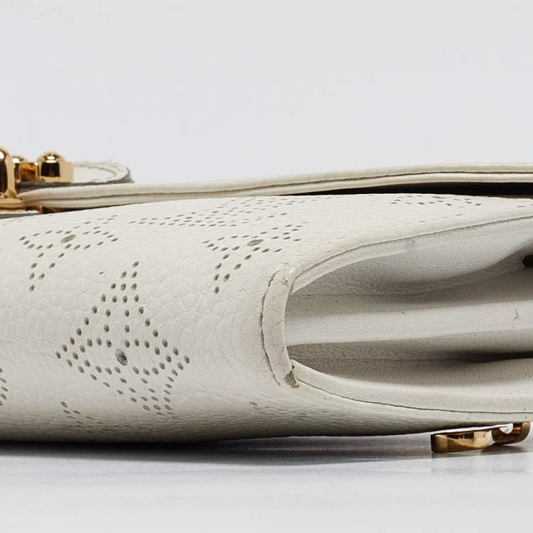 Pre Owned Louis Vuitton White Monogram Mahina Leather Amelia Wallet