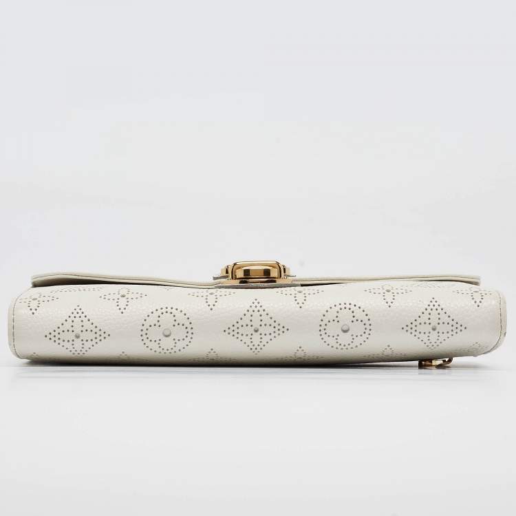 Pre Owned Louis Vuitton White Monogram Mahina Leather Amelia Wallet