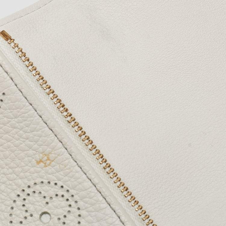 Pre Owned Louis Vuitton White Monogram Mahina Leather Amelia Wallet