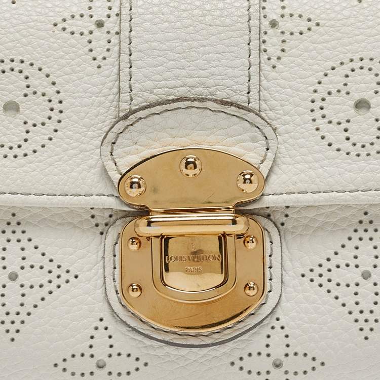 Pre Owned Louis Vuitton White Monogram Mahina Leather Amelia Wallet