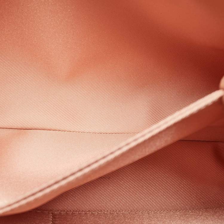 مملوكة مسبقًا Louis Vuitton Multicolor Leather Lockme II Bag