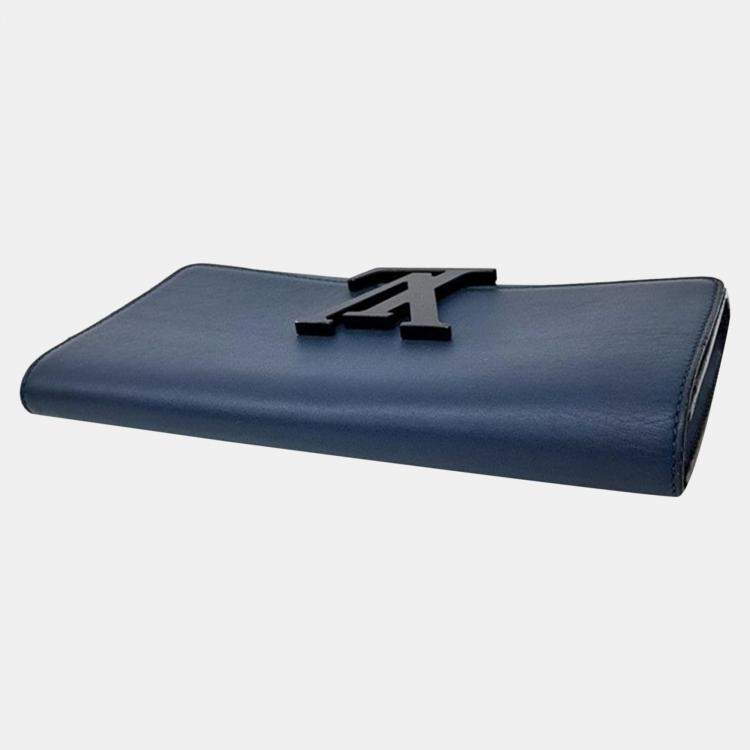Pre Owned Louis Vuitton Blue Leather Capucines Clutch
