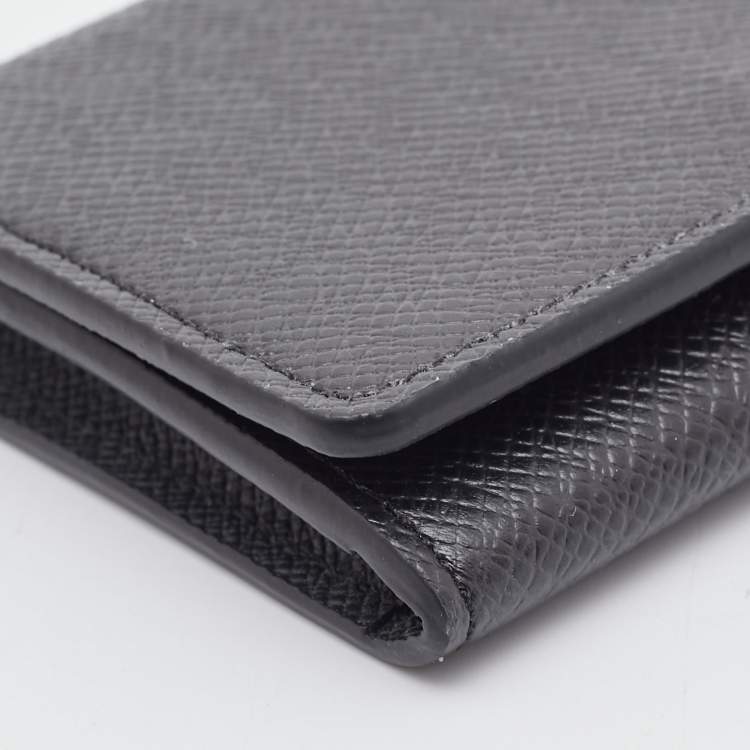 مملوكة مسبقًا Louis Vuitton Black Taiga Leather Business Card Holder
