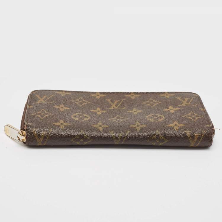 Pre Owned Louis Vuitton Monogram Canvas Zippy Wallet 
