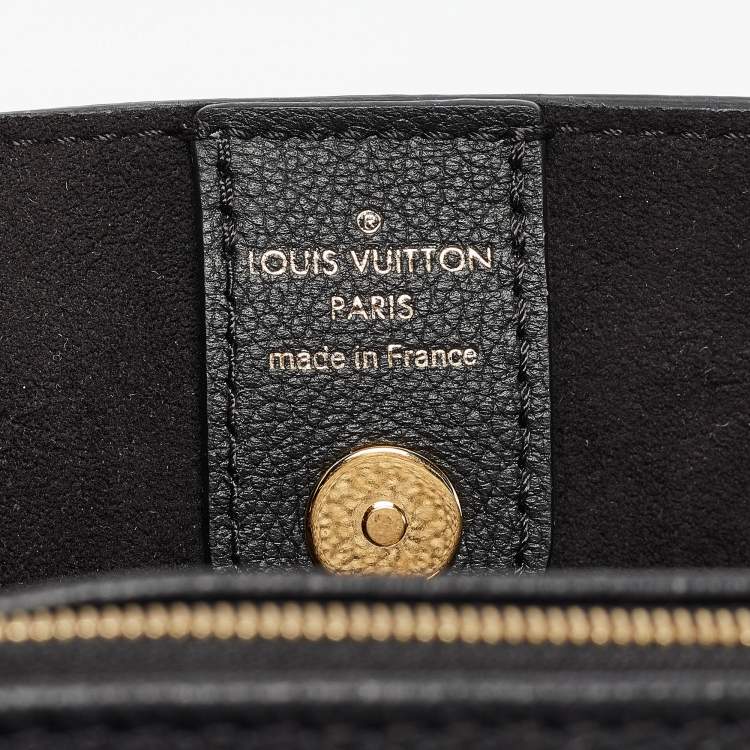 Pre Owned Louis Vuitton Black Leather Lockme Day MM Bag