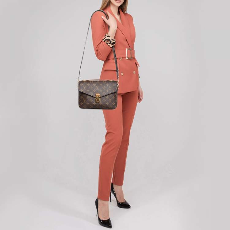 Pre Owned Louis Vuitton Monogram Canvas Pochette Metis Bag