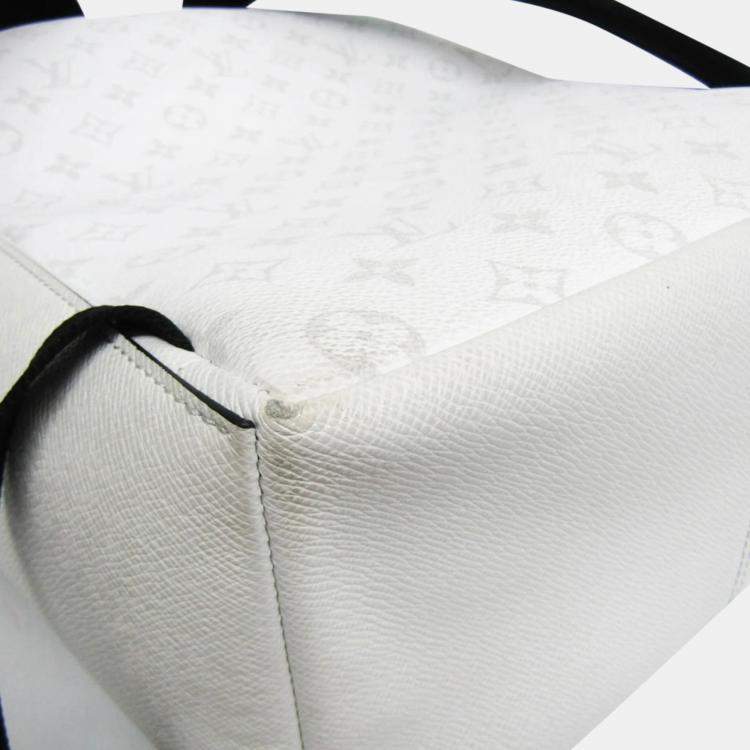 Pre Owned Louis Vuitton Blanc Monogram Taiga Leather Discovery PM Backpack