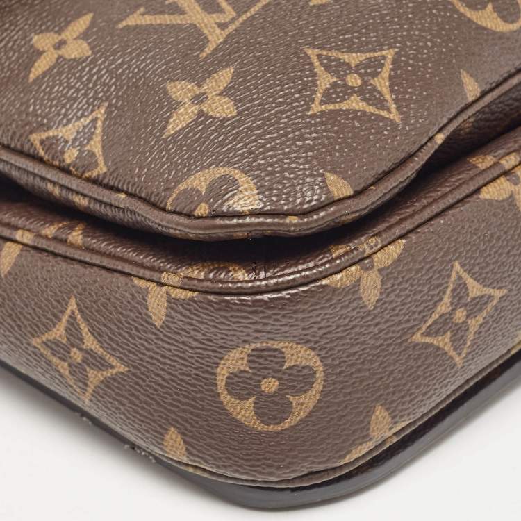 Pre Owned Louis Vuitton Monogram Canvas Pochette Metis Bag