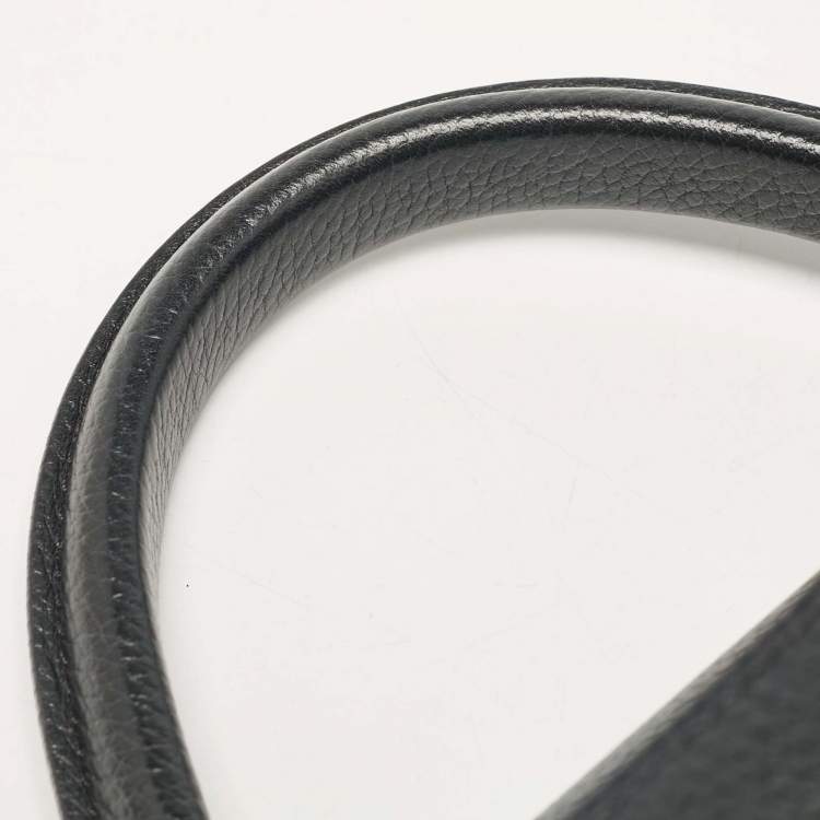 مملوكة مسبقًا Louis Vuitton Black Leather Capucines PM Bag