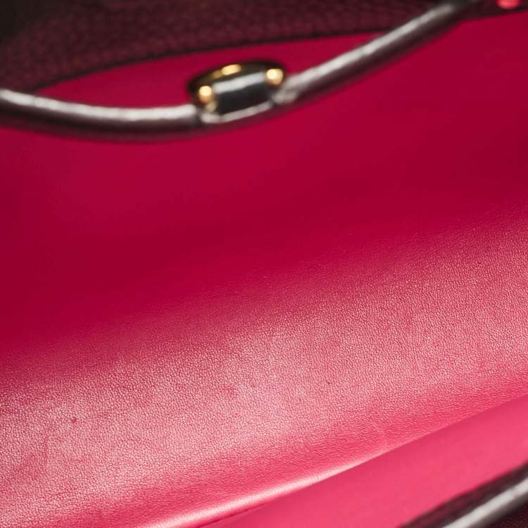 مملوكة مسبقًا Louis Vuitton Black Leather Capucines PM Bag