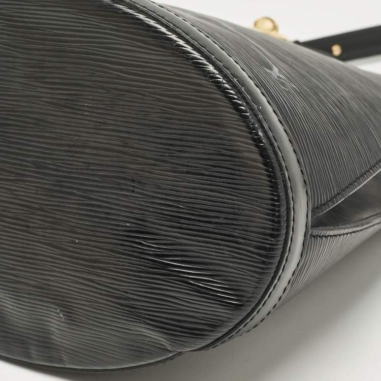 Pre Owned Louis Vuitton Black Epi Leather Cluny Bucket Bag