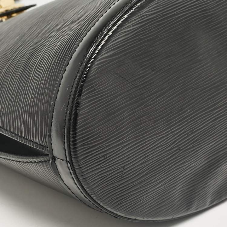 Pre Owned Louis Vuitton Black Epi Leather Cluny Bucket Bag
