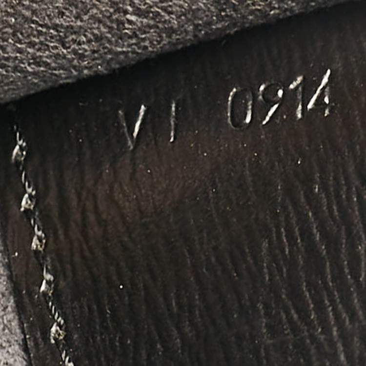 Pre Owned Louis Vuitton Black Epi Leather Cluny Bucket Bag
