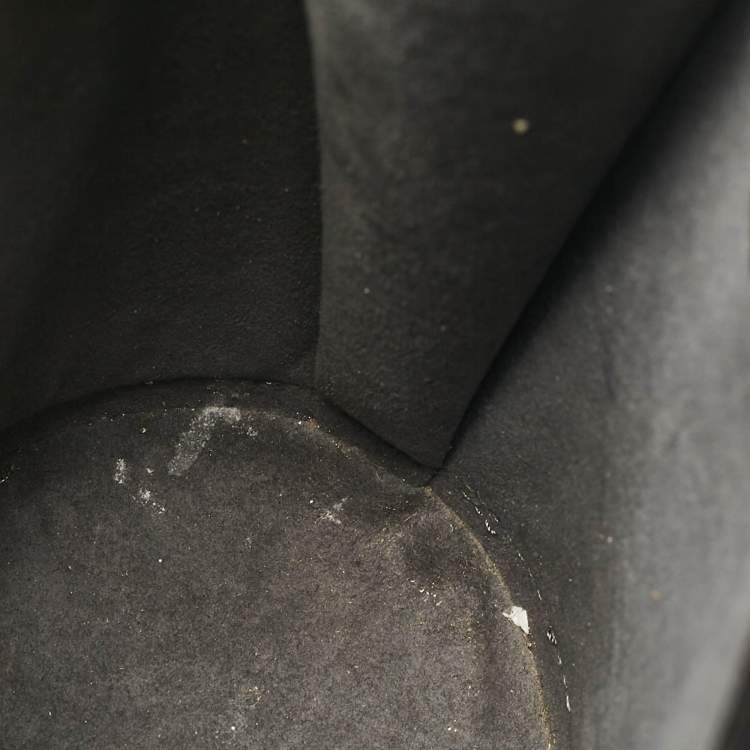 Pre Owned Louis Vuitton Black Epi Leather Cluny Bucket Bag