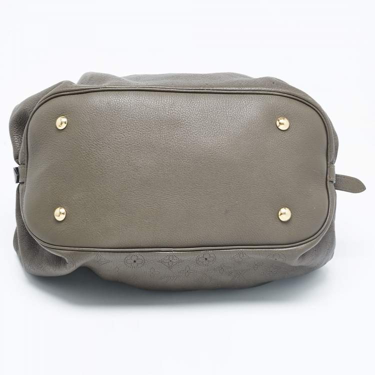 Pre Owned Louis Vuitton Grey Monogram Mahina Leather Surya XL Bag