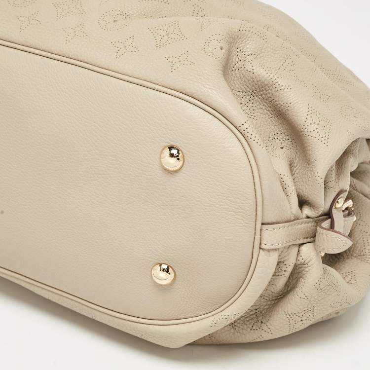 Pre Owned Louis Vuitton Beige Monogram Mahina Leather Surya L Bag