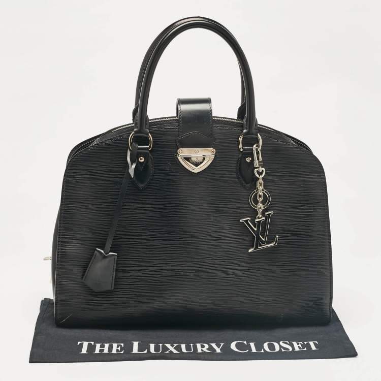 Pre Owned Louis Vuitton Black Epi Leather Pont Neuf GM Bag