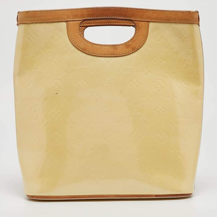 مملوكة مسبقًا Louis Vuitton Cream Monogram Vernis Stillwood Vertical Bag