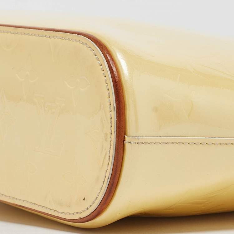 مملوكة مسبقًا Louis Vuitton Cream Monogram Vernis Stillwood Vertical Bag