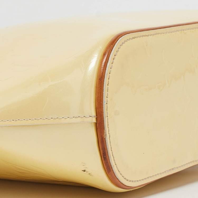 مملوكة مسبقًا Louis Vuitton Cream Monogram Vernis Stillwood Vertical Bag