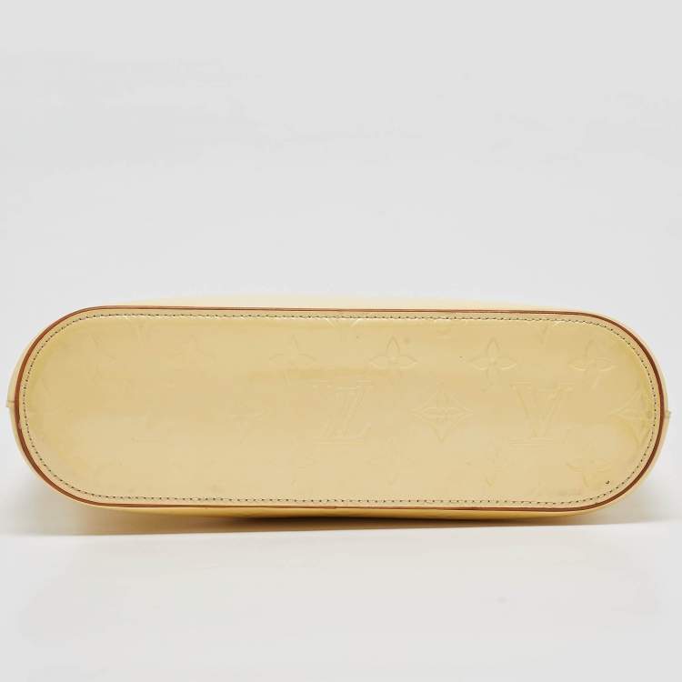 مملوكة مسبقًا Louis Vuitton Cream Monogram Vernis Stillwood Vertical Bag
