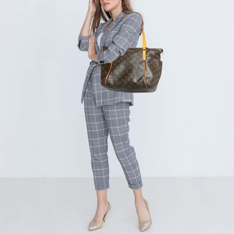 Pre Owned Louis Vuitton Monogram Canvas Totally MM Bag