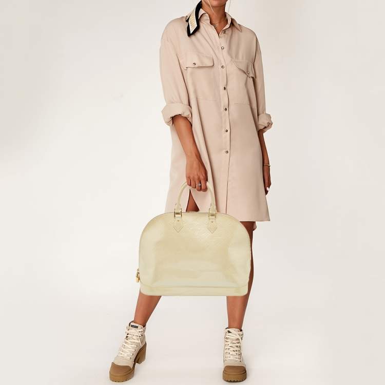 Pre Owned Louis Vuitton Cream Monogram Vernis Alma GM Bag