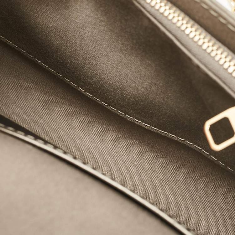 Pre Owned Louis Vuitton Givre Vernis Louise PM NM Chain Clutch