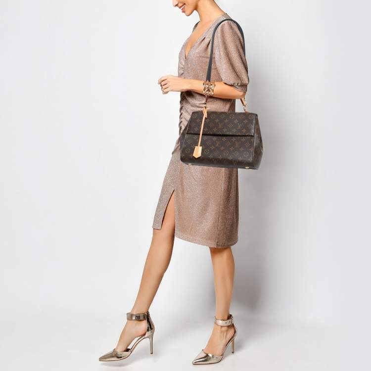 Pre Owned Louis Vuitton Monogram Canvas Cluny MM Bag