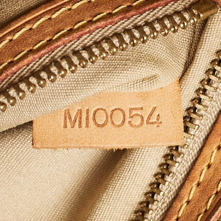 Pre Owned Louis Vuitton Marshmallow Monogram Vernis Reade PM Bag