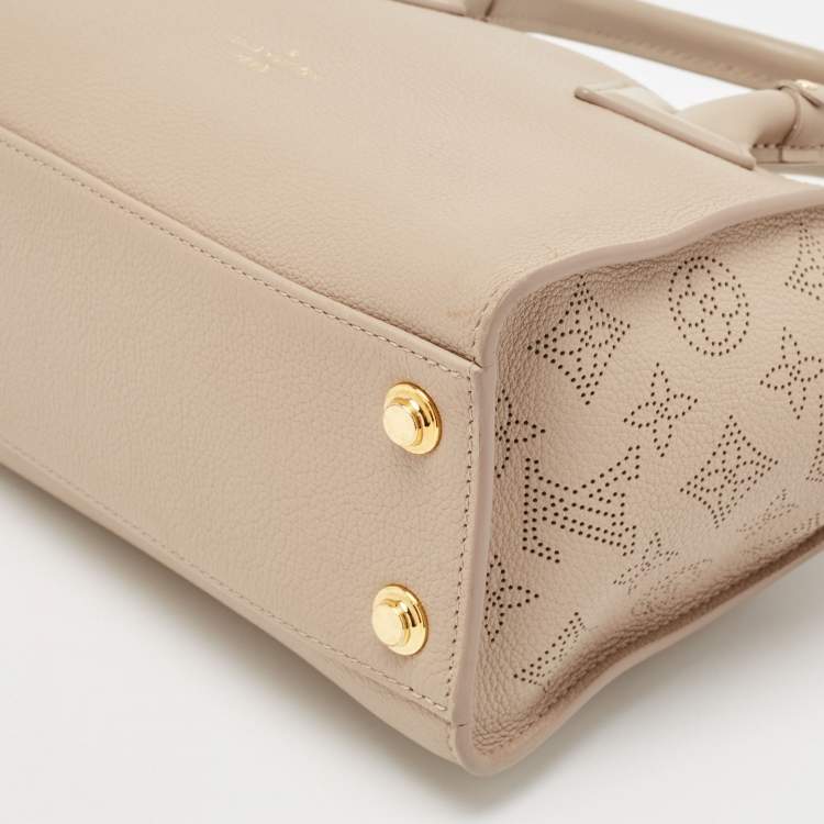 مملوكة مسبقًا Louis Vuitton Galet Monogram Mahina Leather On My Side PM Bag