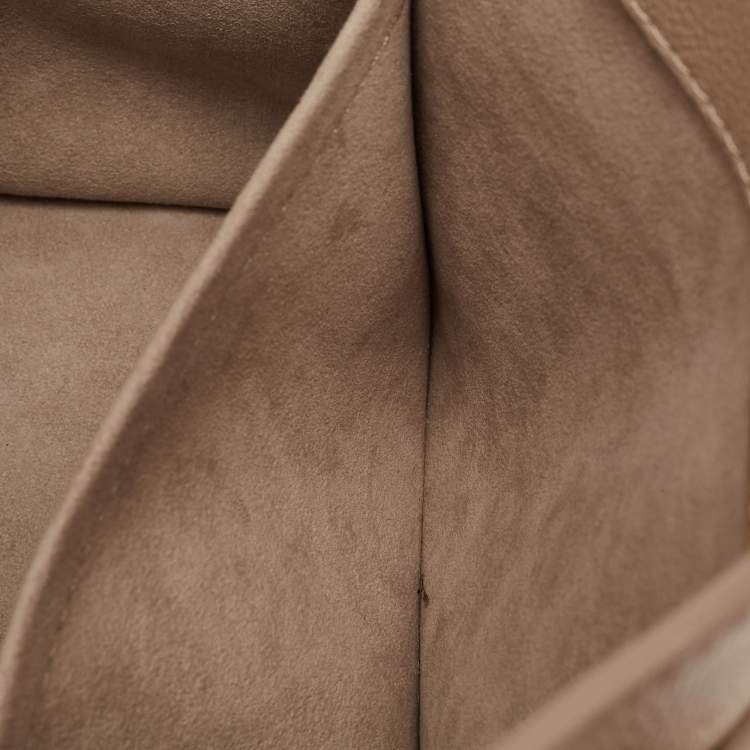 مملوكة مسبقًا Louis Vuitton Galet Monogram Mahina Leather On My Side PM Bag