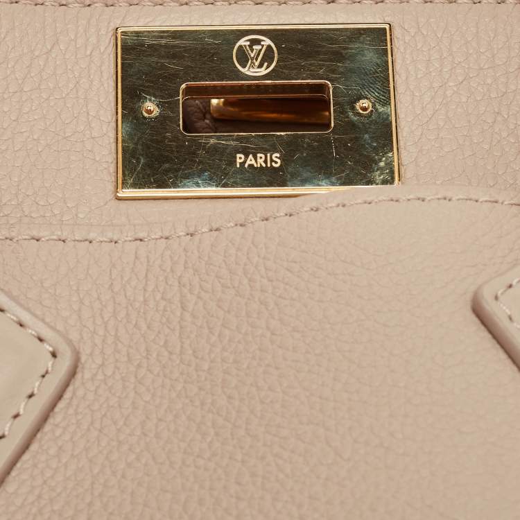 مملوكة مسبقًا Louis Vuitton Galet Monogram Mahina Leather On My Side PM Bag