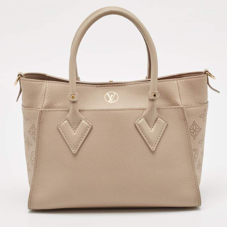 مملوكة مسبقًا Louis Vuitton Galet Monogram Mahina Leather On My Side PM Bag