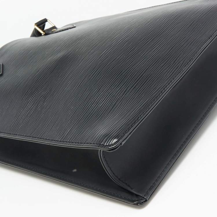 مملوكة مسبقًا Louis Vuitton Black Epi Leather Venice Sac Plat PM Bag