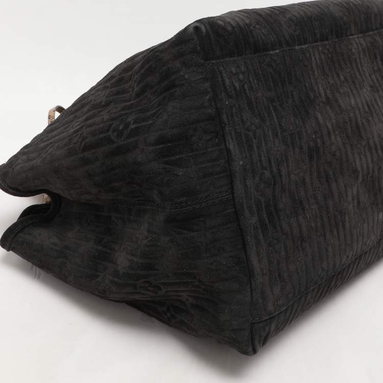 مملوكة مسبقًا Louis Vuitton Black Monogram Embossed Suede Limited Edition Whisper PM Bag
