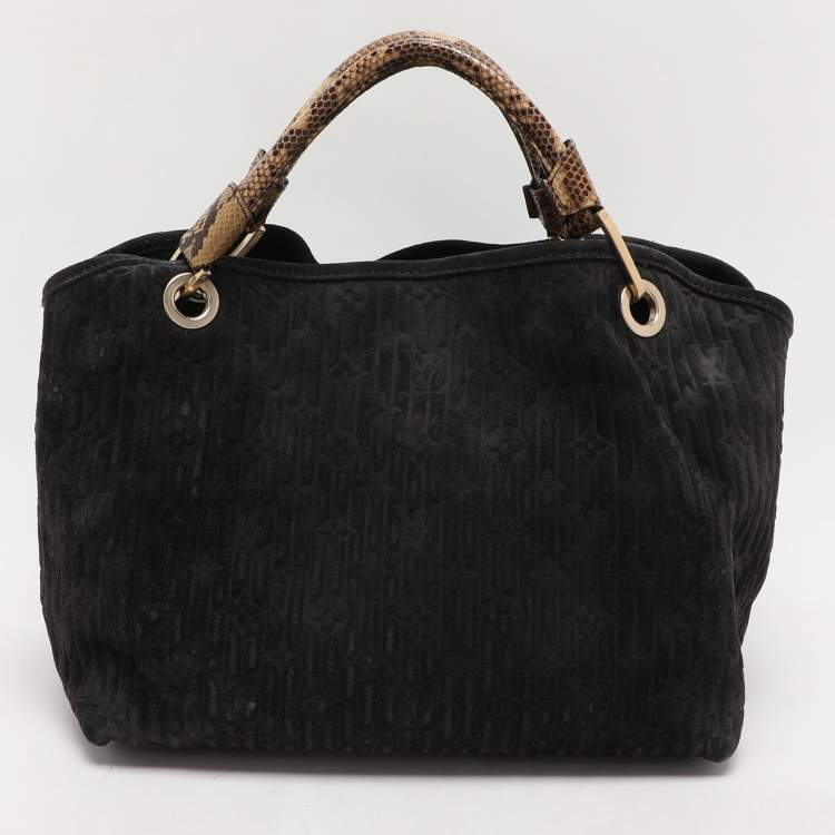 مملوكة مسبقًا Louis Vuitton Black Monogram Embossed Suede Limited Edition Whisper PM Bag