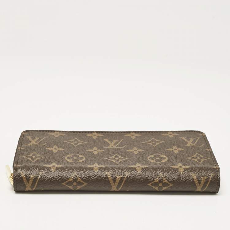 Pre Owned Louis Vuitton Monogram Canvas Zippy Wallet 
