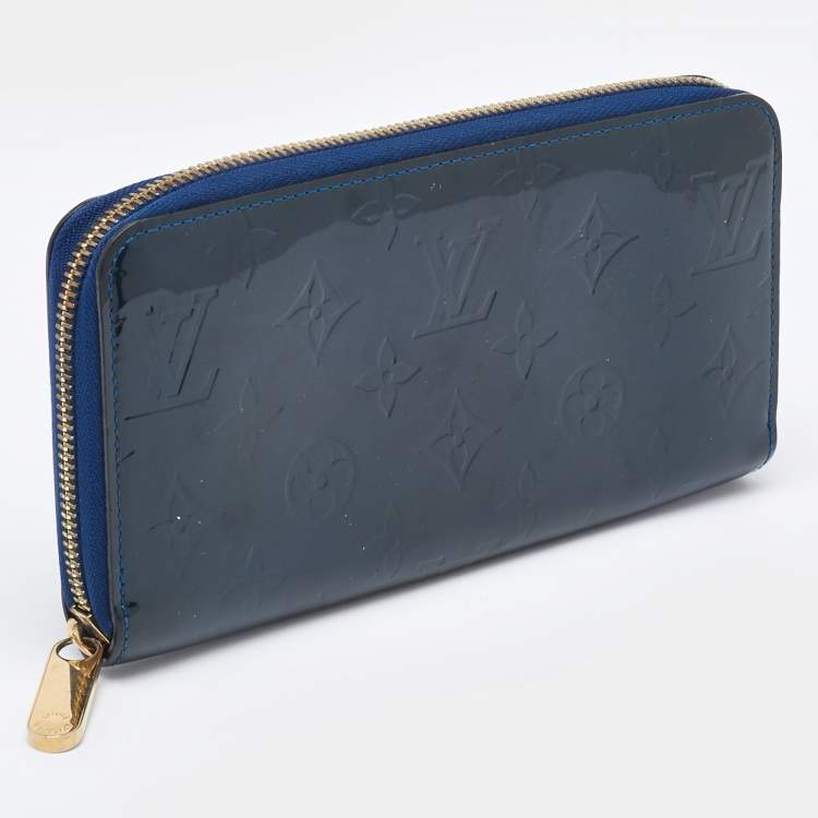 Pre Owned Louis Vuitton Grand Blue Monogram Vernis Leather Zippy Wallet