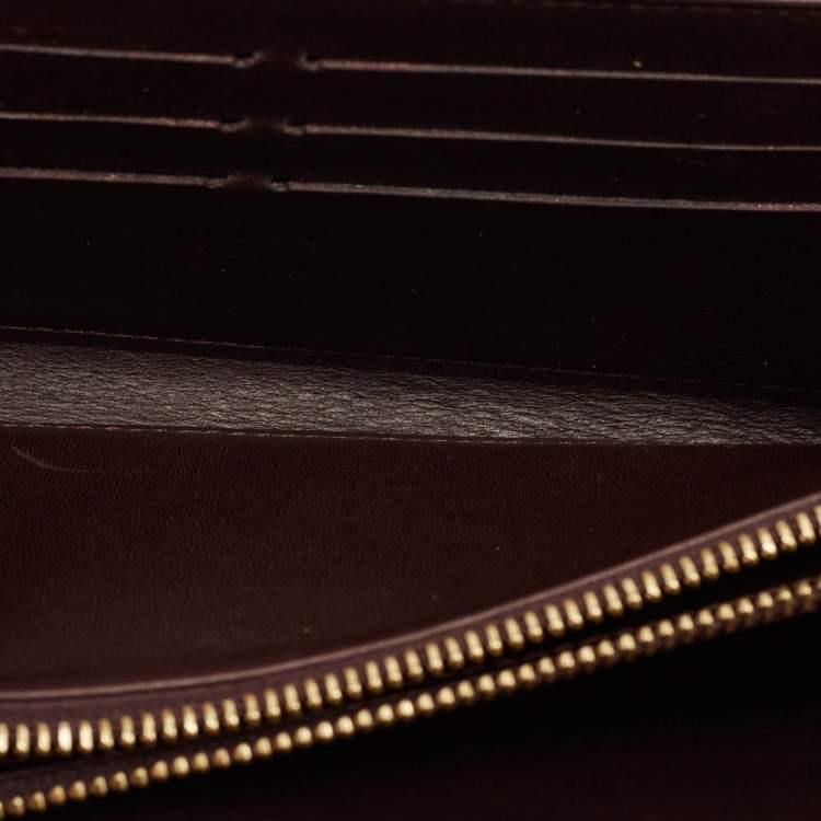 Pre Owned Louis Vuitton Amarante Monogram Vernis Sarah Noeud Wallet