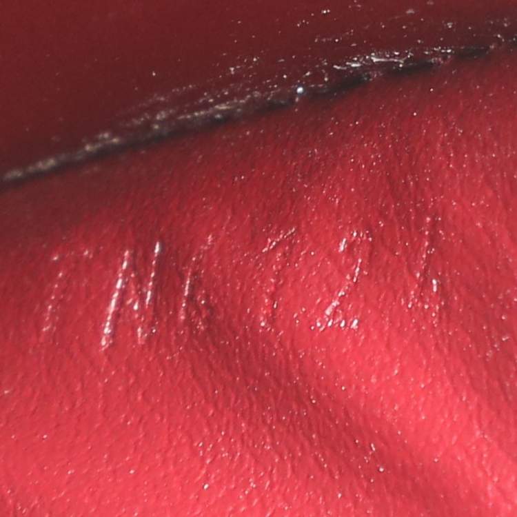 Pre Owned Louis Vuitton Pomme D’amour Monogram Vernis Leather Sarah Wallet