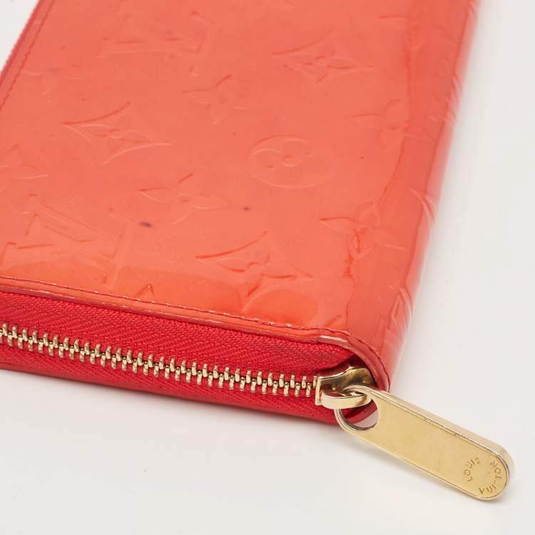 Pre Owned Louis Vuitton Rouge Grenadine Monogram Vernis Zippy Wallet  