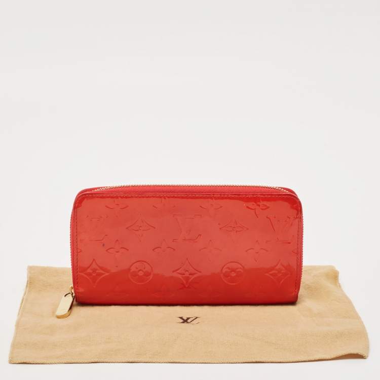 Pre Owned Louis Vuitton Rouge Grenadine Monogram Vernis Zippy Wallet  
