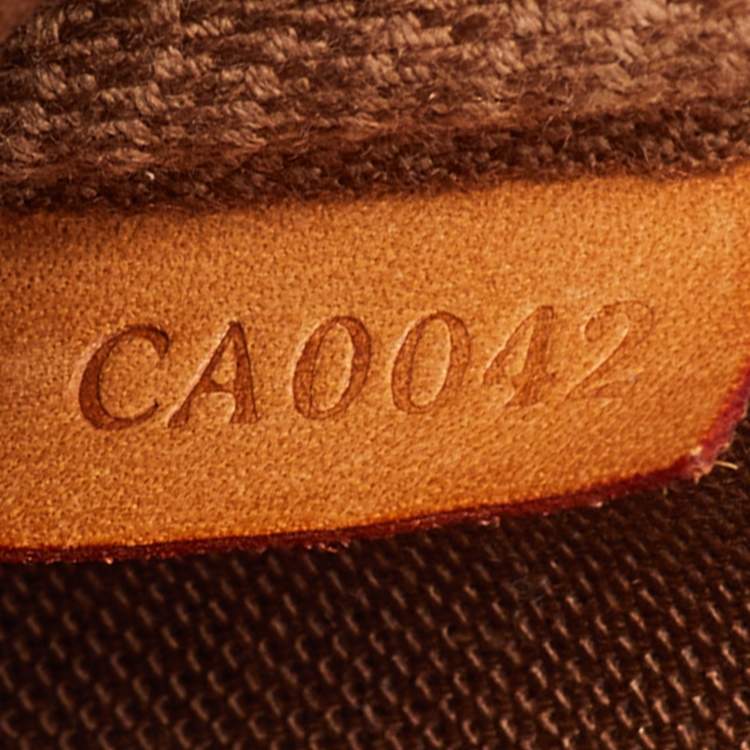 مملوكة مسبقًا Louis Vuitton Monogram Canvas Pochette Accessoires Bag