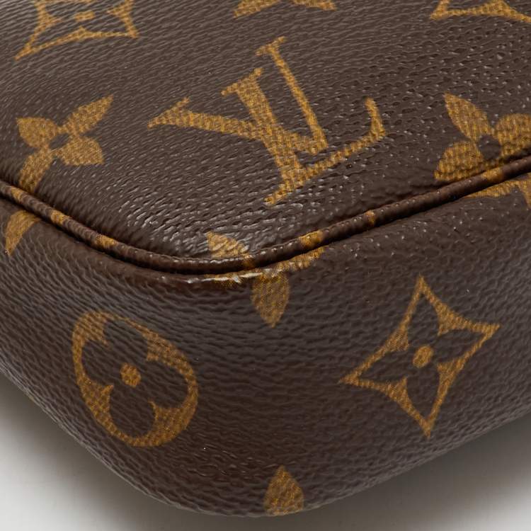 مملوكة مسبقًا Louis Vuitton Monogram Canvas Pochette Accessoires Bag