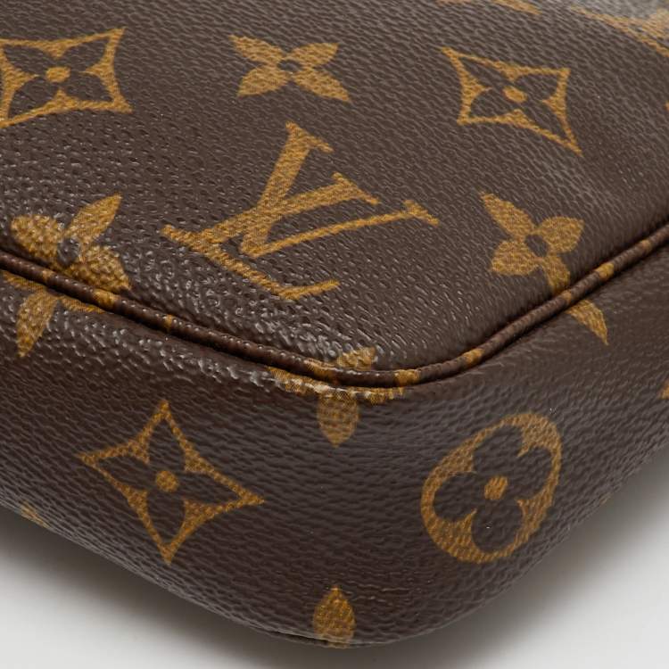 مملوكة مسبقًا Louis Vuitton Monogram Canvas Pochette Accessoires Bag