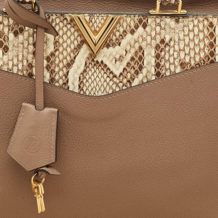 Pre Owned Louis Vuitton Beige/Cream Leather and Python Very Zipped Bag