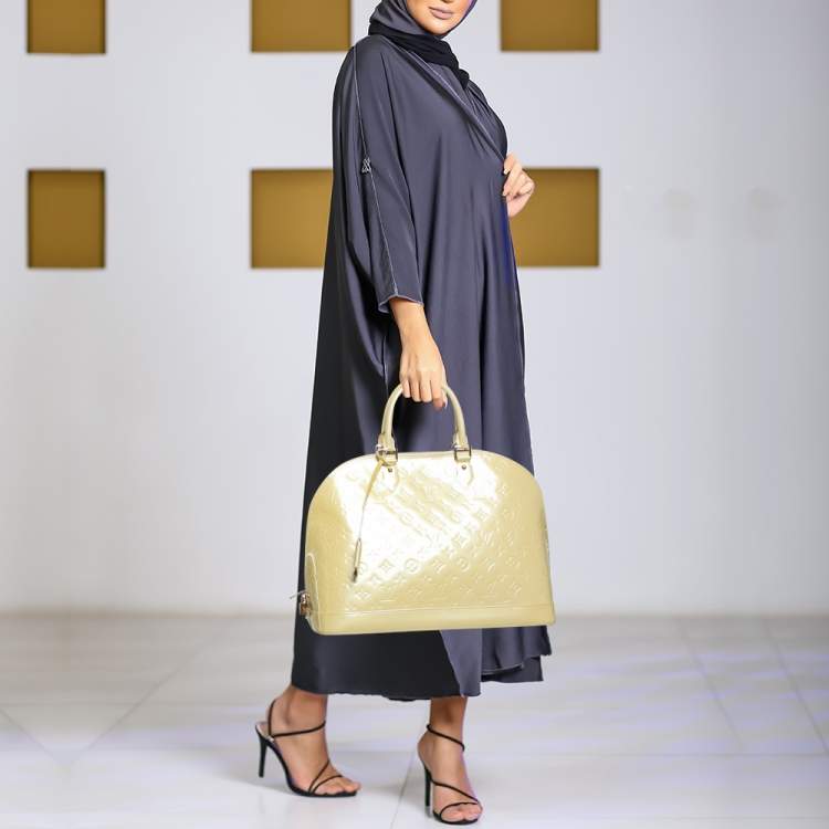 مملوكة مسبقًا Louis Vuitton Blanc Corail Monogram Vernis Alma GM Bag