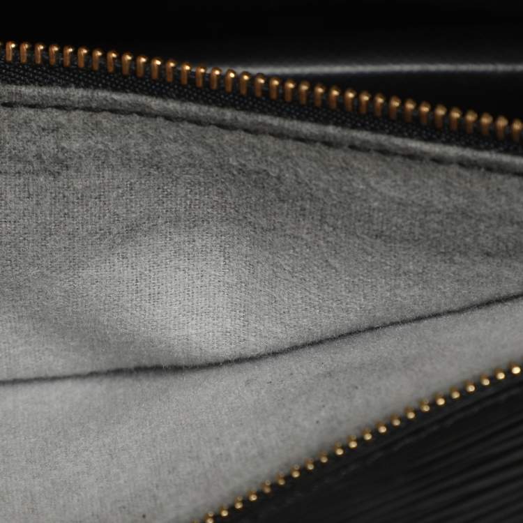 Pre Owned Louis Vuitton Black Epi Leather Sellier Dragonne Clutch