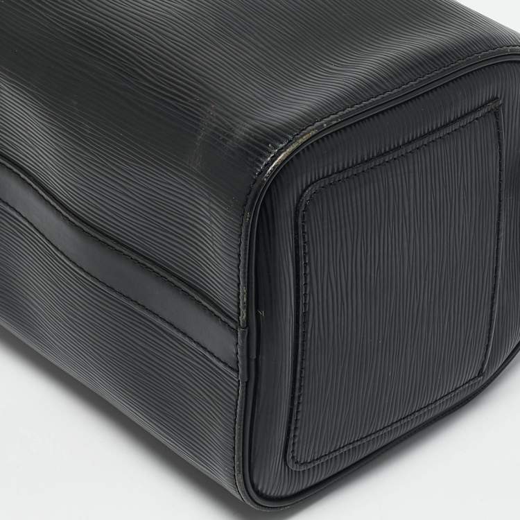 Pre Owned Louis Vuitton Black Epi Leather Speedy 30 Bag